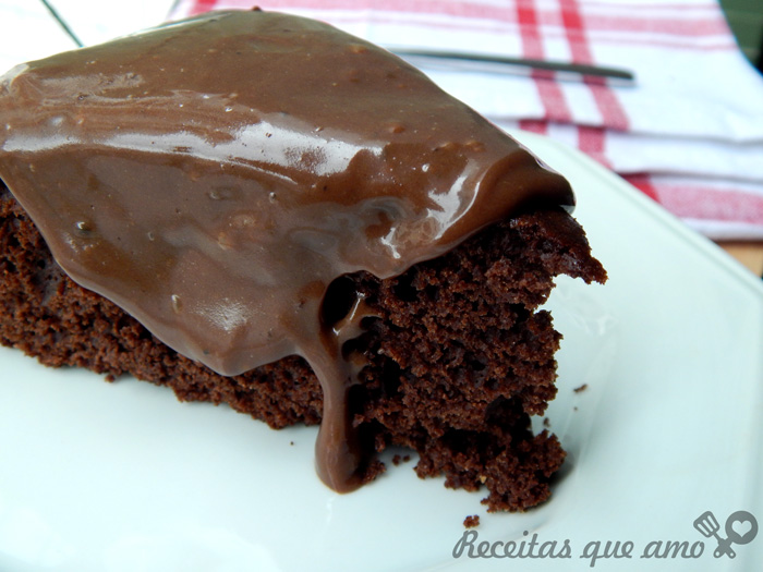 Bolo De Chocolate Com Brigadeiro | Receitas Que Amo